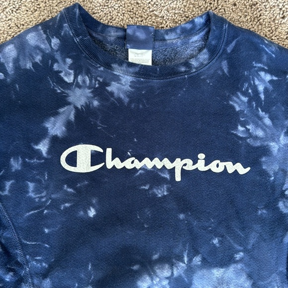 Champion Sweatshirt - Picture 8 of 10